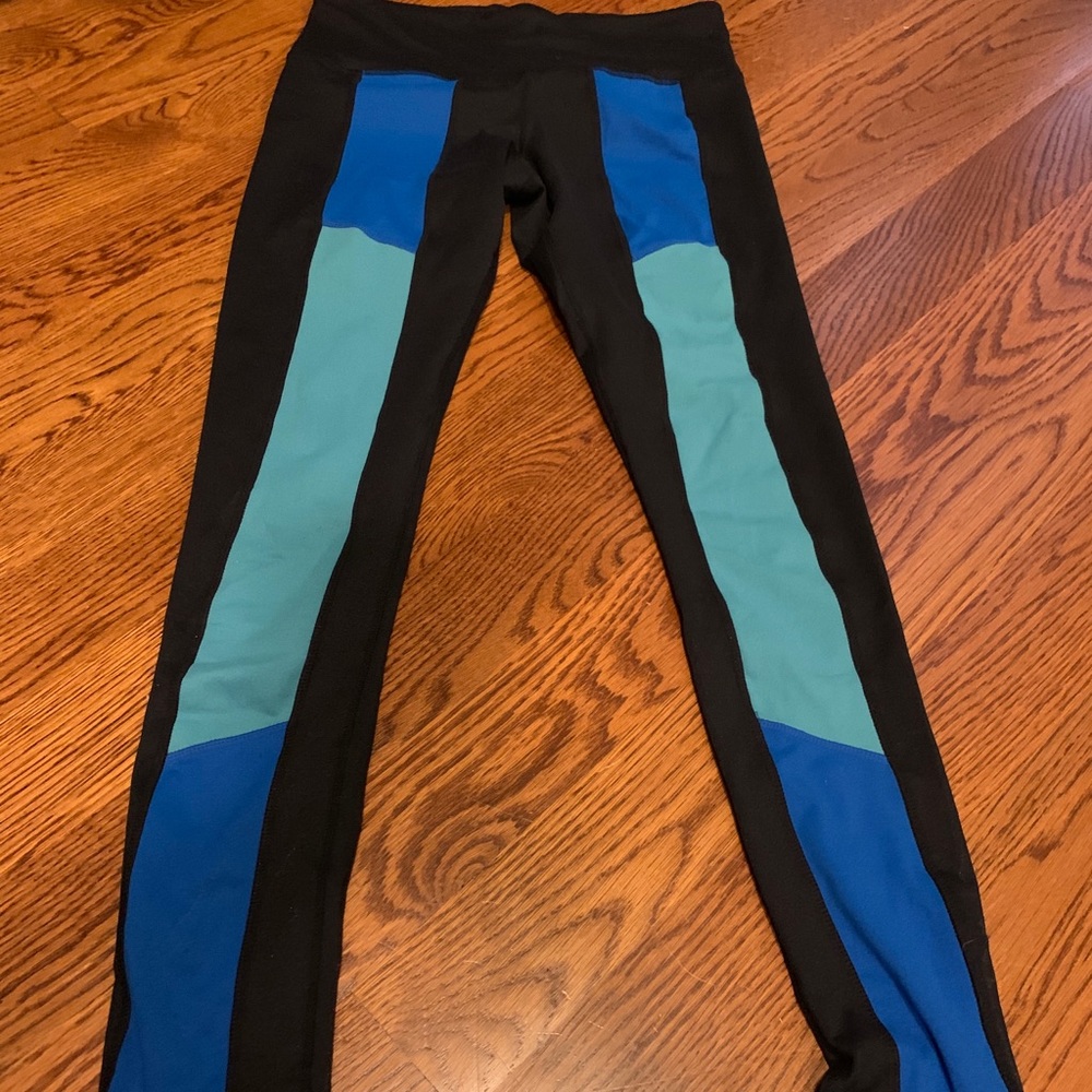 Women’s color block leggings